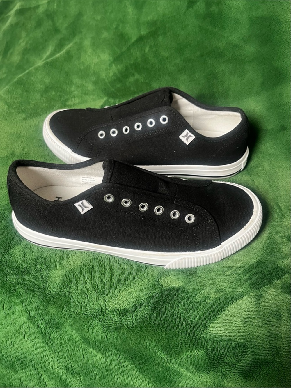 Hurley Black and White Canvas Low-Top Sneaker